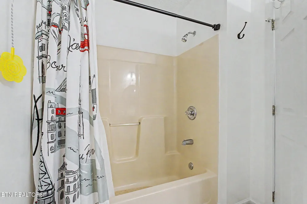 117 Bertha Lane Jacksboro, TN 37757