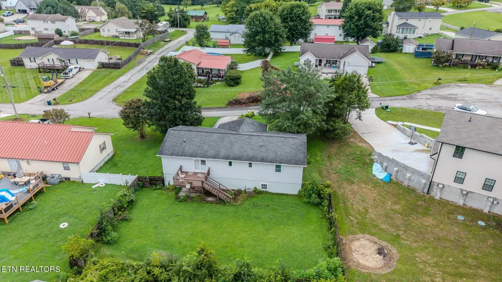 117 Bertha Lane Jacksboro, TN 37757