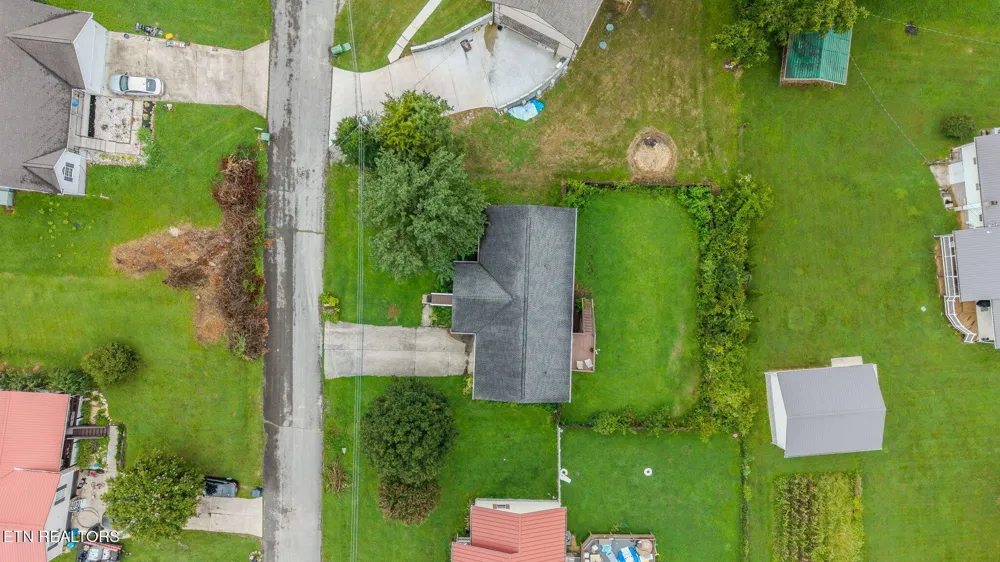 117 Bertha Lane Jacksboro, TN 37757