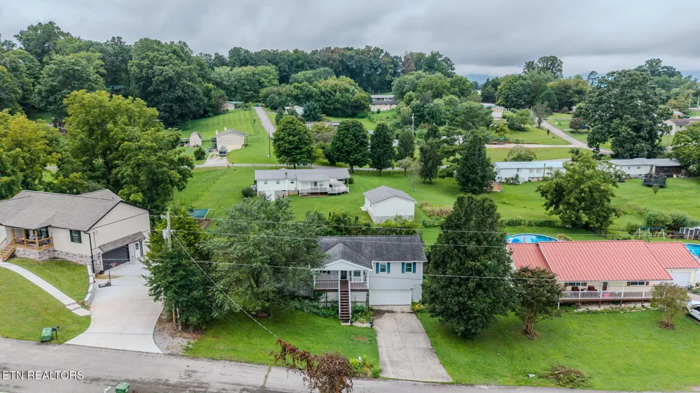 117 Bertha Lane Jacksboro, TN 37757
