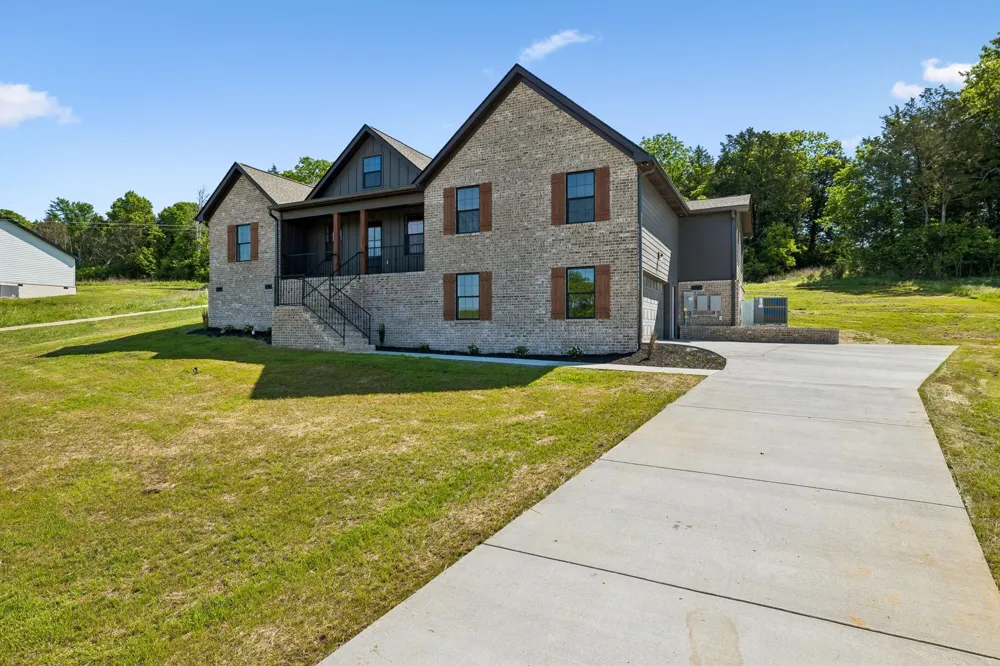 475 Bridle Path Hartsville, TN 37074