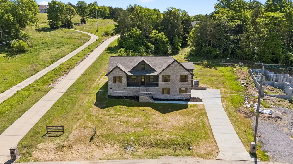 475 Bridle Path Hartsville, TN 37074