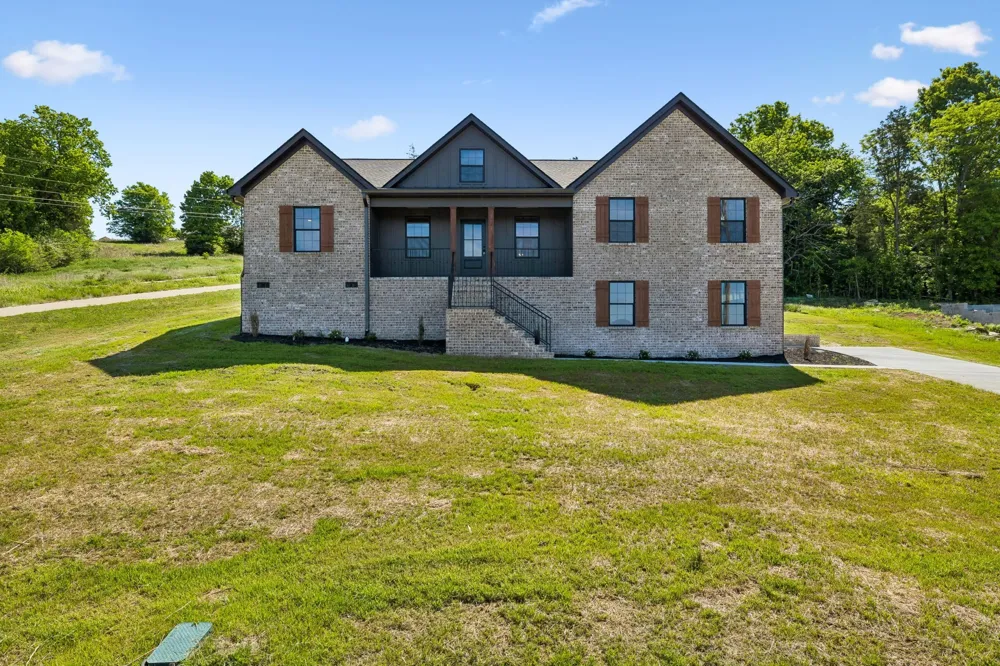 475 Bridle Path Hartsville, TN 37074