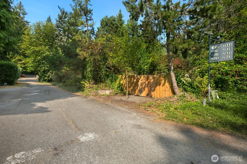2843 140th Ave NE Bellevue, WA 98005