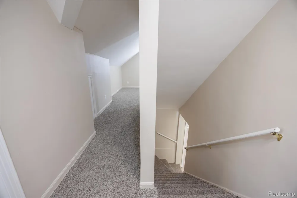 19490 Goldwin Street Southfield City, MI 48075