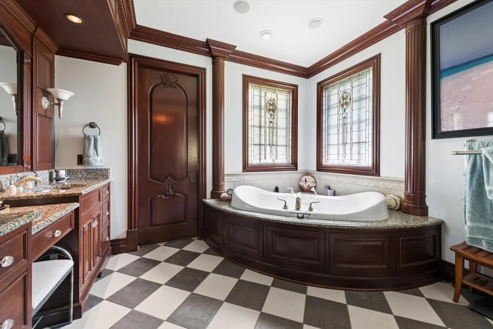 555 Maple Knoll Road Ovid Township, MI 49036