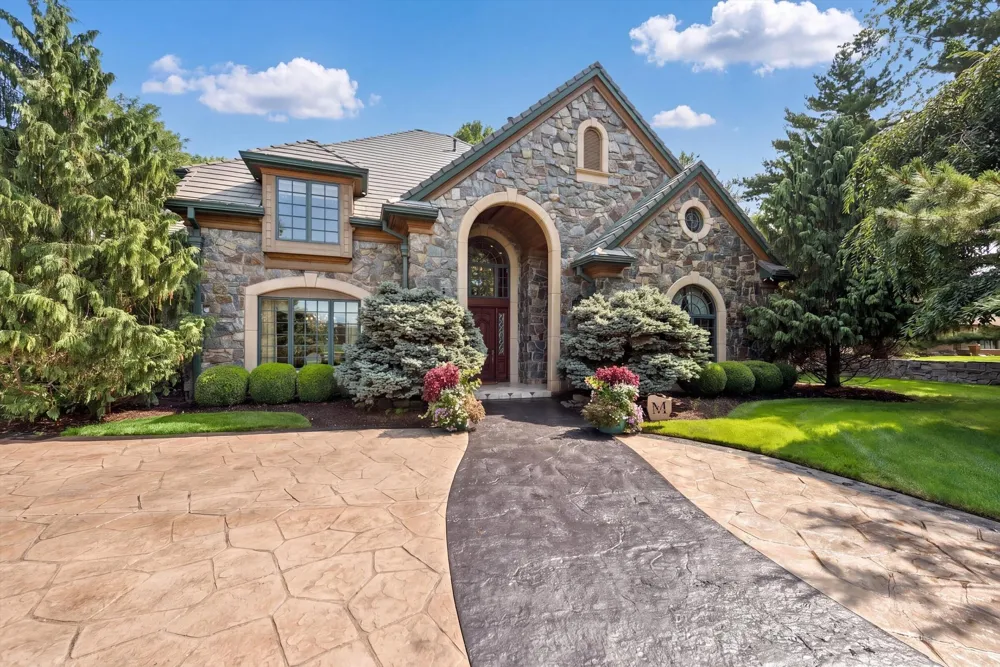 555 Maple Knoll Road Ovid Township, MI 49036