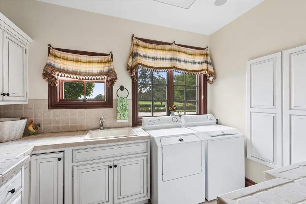555 Maple Knoll Road Ovid Township, MI 49036