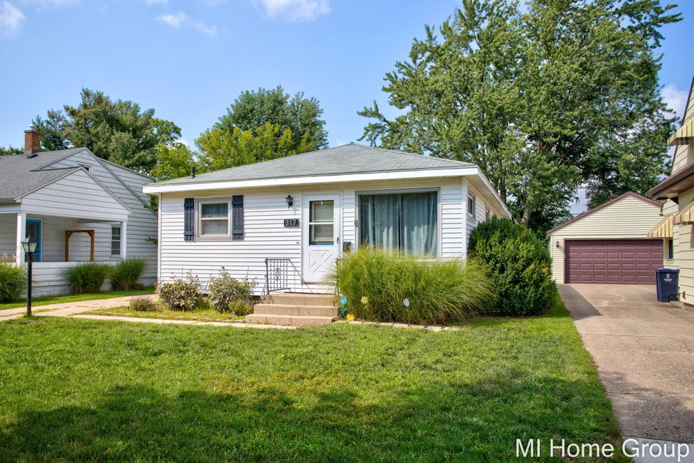 317 W 28th Street Holland City, MI 49423