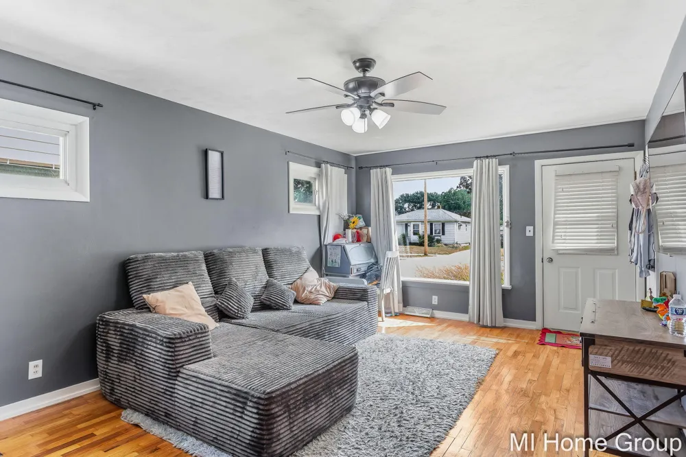 317 W 28th Street Holland City, MI 49423