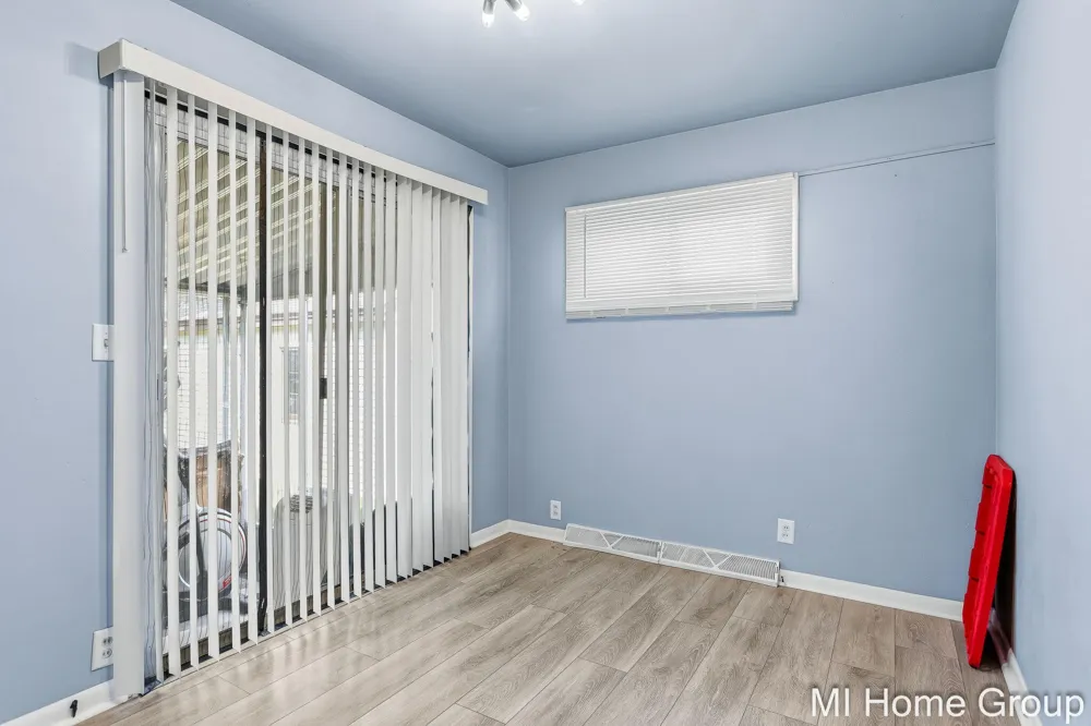 317 W 28th Street Holland City, MI 49423