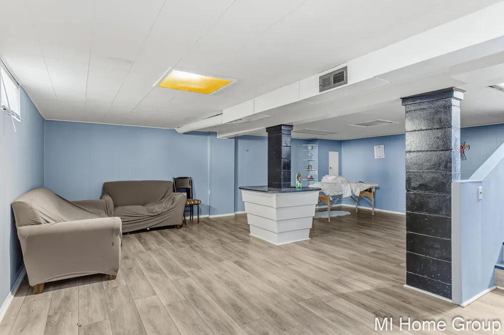 317 W 28th Street Holland City, MI 49423