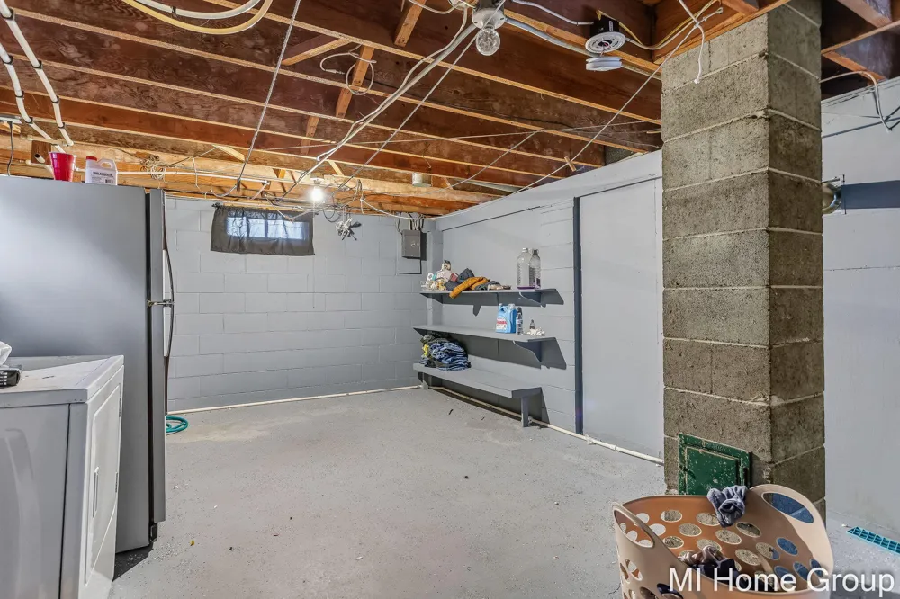 317 W 28th Street Holland City, MI 49423
