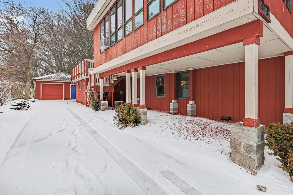 3135 Lakeshore Drive Muskegon City, MI 49441