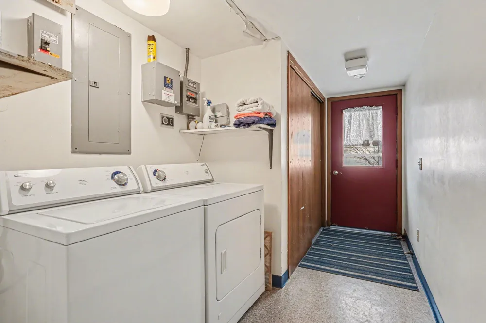 3135 Lakeshore Drive Muskegon City, MI 49441