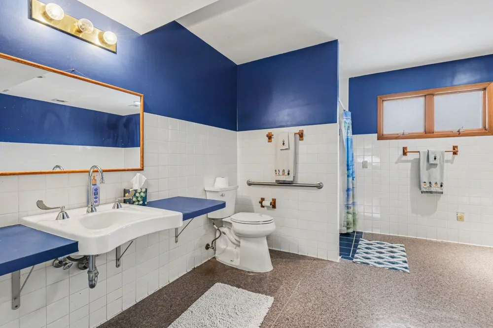 3135 Lakeshore Drive Muskegon City, MI 49441