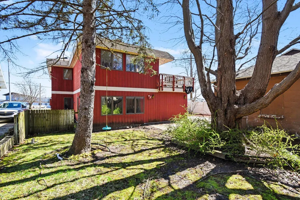 3135 Lakeshore Drive Muskegon City, MI 49441