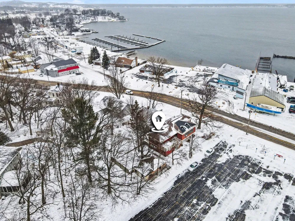 3135 Lakeshore Drive Muskegon City, MI 49441