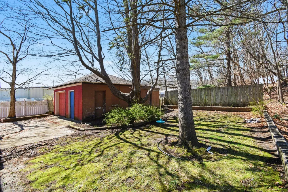 3135 Lakeshore Drive Muskegon City, MI 49441