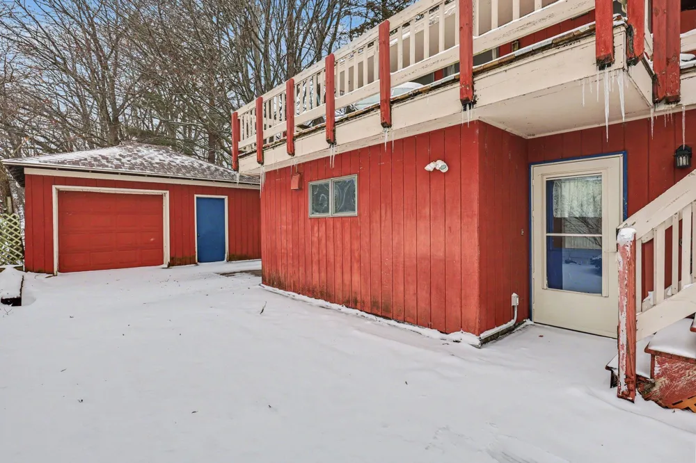 3135 Lakeshore Drive Muskegon City, MI 49441