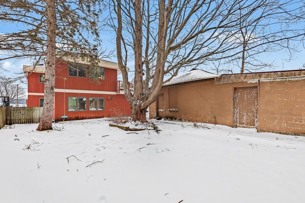3135 Lakeshore Drive Muskegon City, MI 49441
