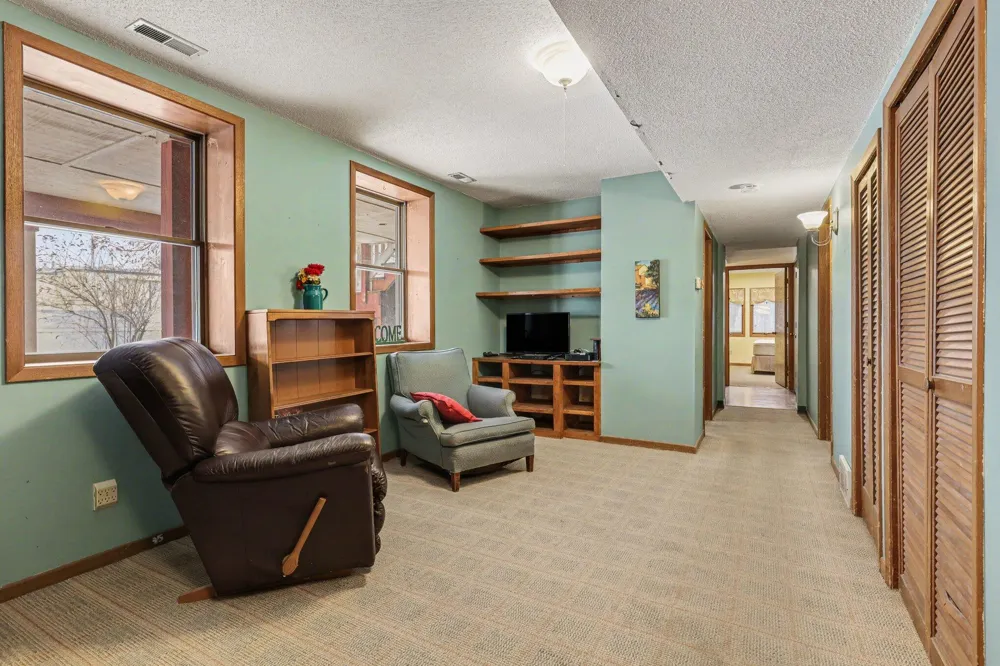 3135 Lakeshore Drive Muskegon City, MI 49441