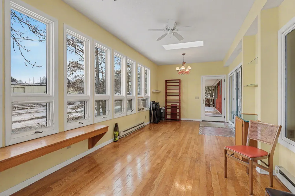 3135 Lakeshore Drive Muskegon City, MI 49441