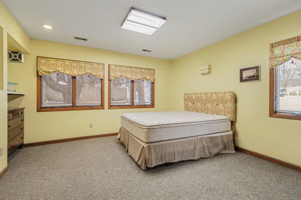 3135 Lakeshore Drive Muskegon City, MI 49441