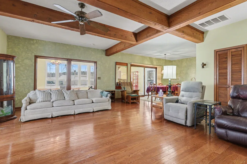 3135 Lakeshore Drive Muskegon City, MI 49441