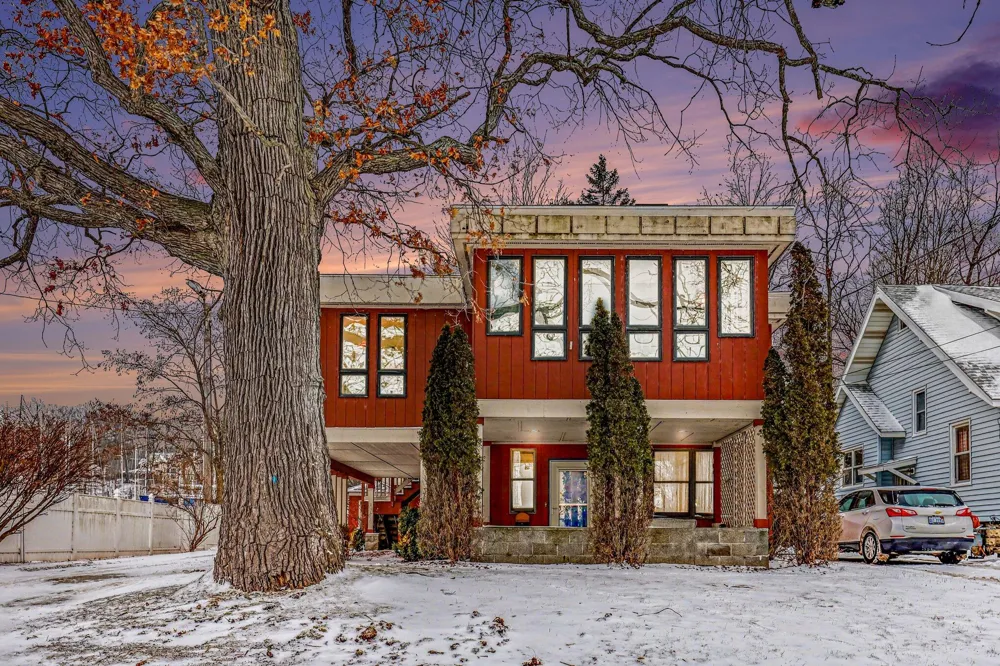 3135 Lakeshore Drive Muskegon City, MI 49441