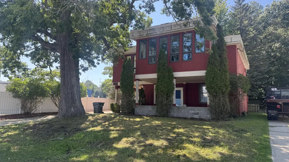 3135 Lakeshore Drive Muskegon City, MI 49441