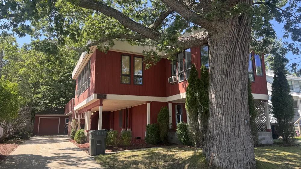3135 Lakeshore Drive Muskegon City, MI 49441