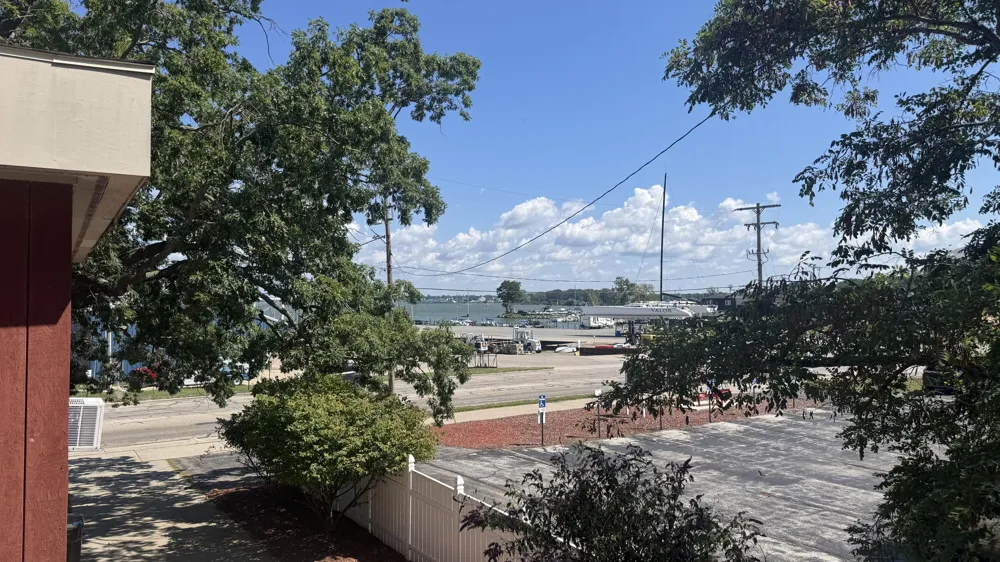 3135 Lakeshore Drive Muskegon City, MI 49441