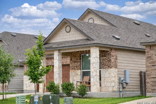 140 MAROON LN Kyle, TX 78640