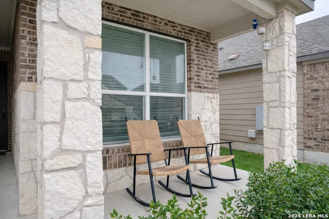 140 MAROON LN Kyle, TX 78640
