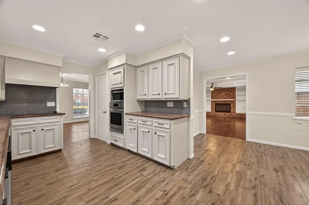 422 Willow Vista Drive El Lago, TX 77586