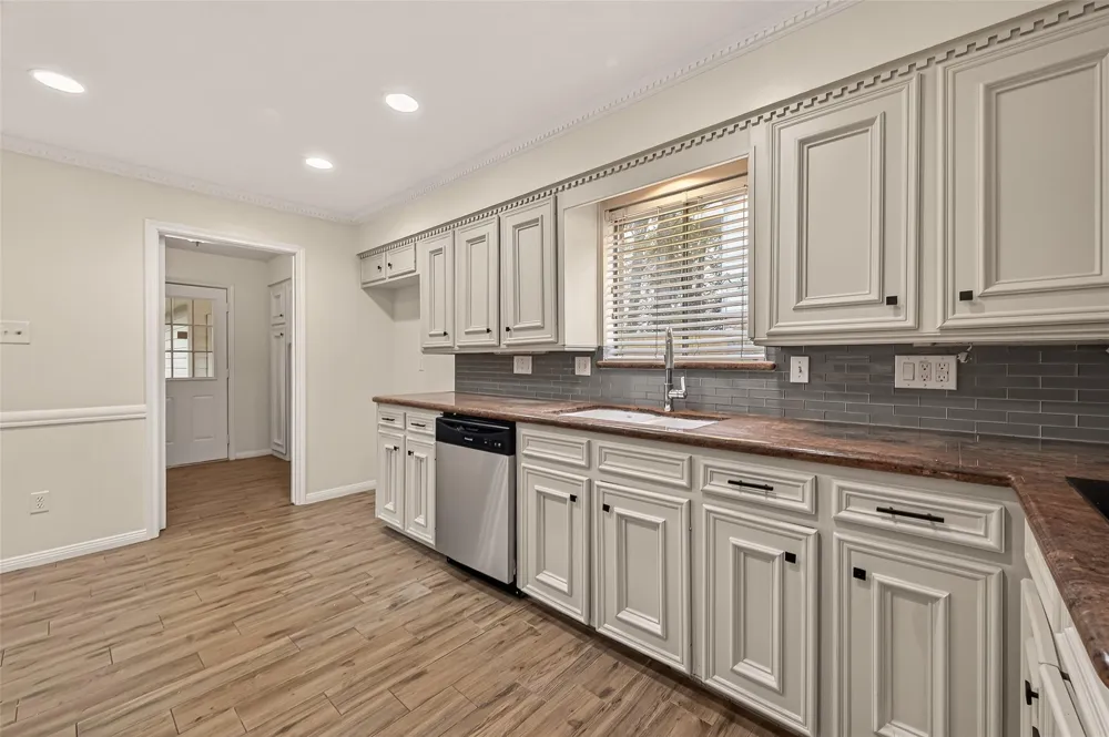 422 Willow Vista Drive El Lago, TX 77586