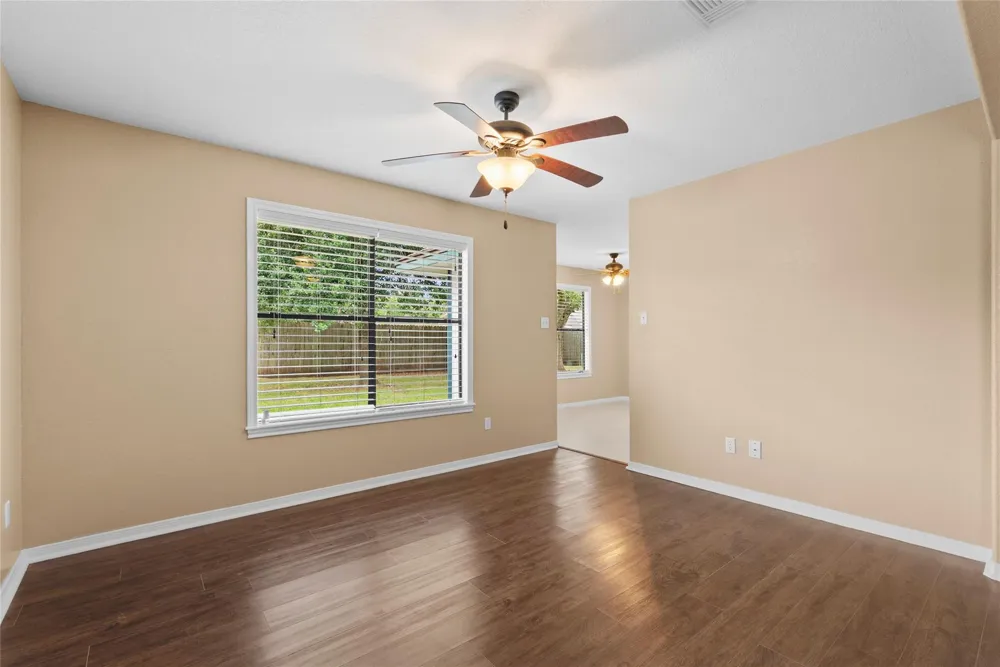 111 Jamestown Avenue Clute, TX 77531