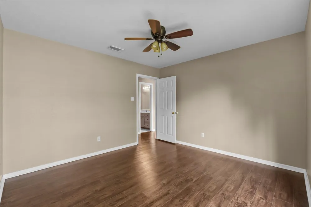 111 Jamestown Avenue Clute, TX 77531