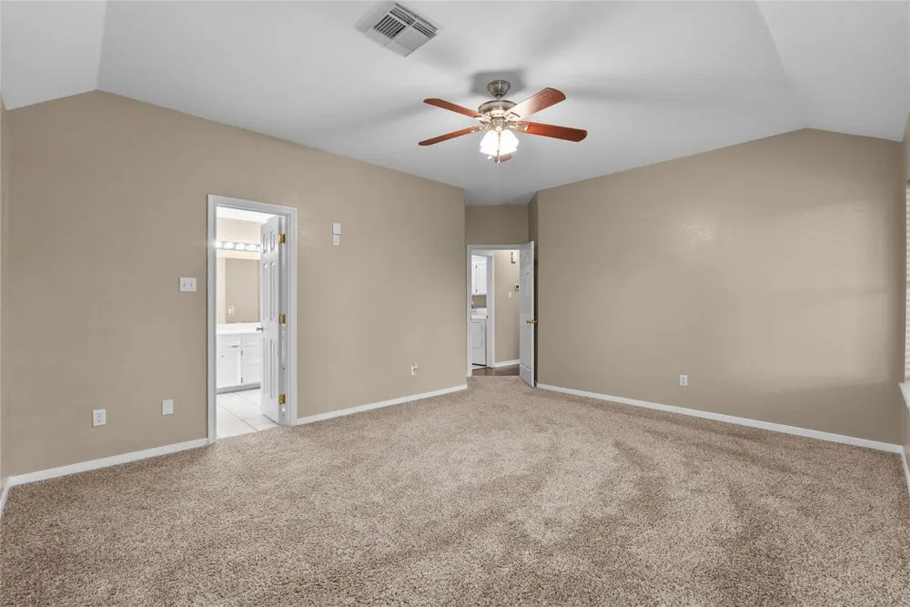 111 Jamestown Avenue Clute, TX 77531