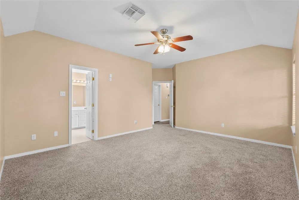 111 Jamestown Avenue Clute, TX 77531