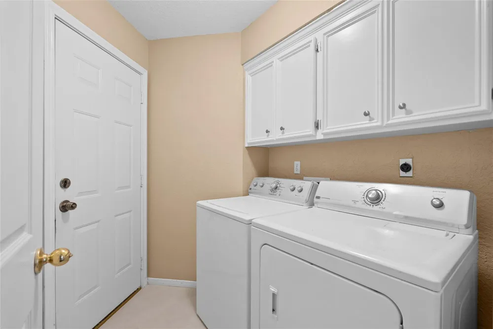 111 Jamestown Avenue Clute, TX 77531