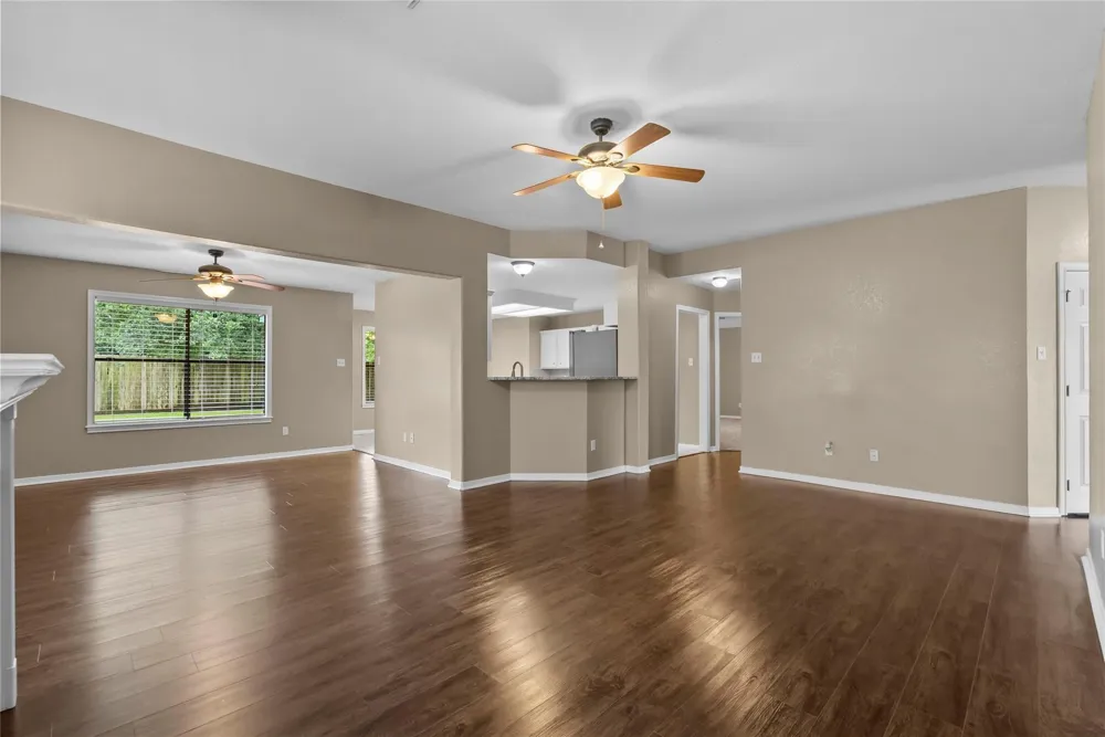 111 Jamestown Avenue Clute, TX 77531
