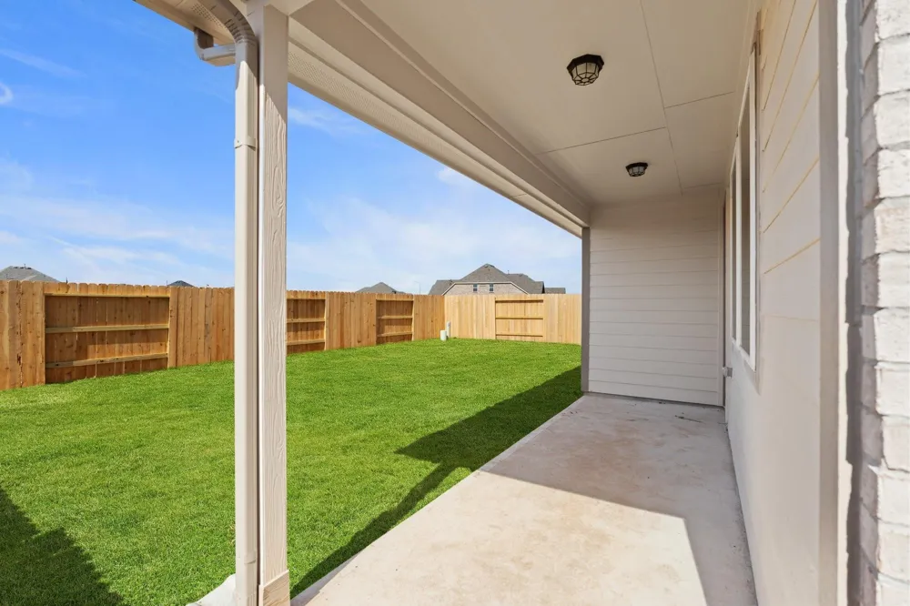 9919 Red Knot Street Mont Belvieu, TX 77523