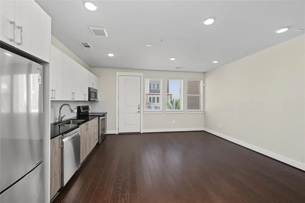4819 Caroline Street #111 Houston, TX 77004