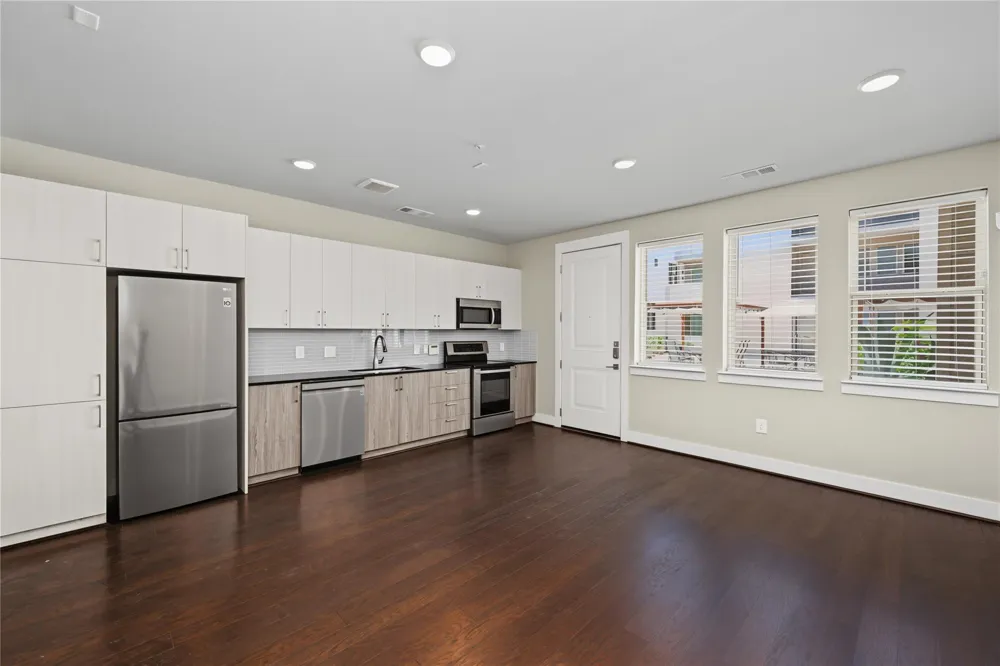 4819 Caroline Street #111 Houston, TX 77004