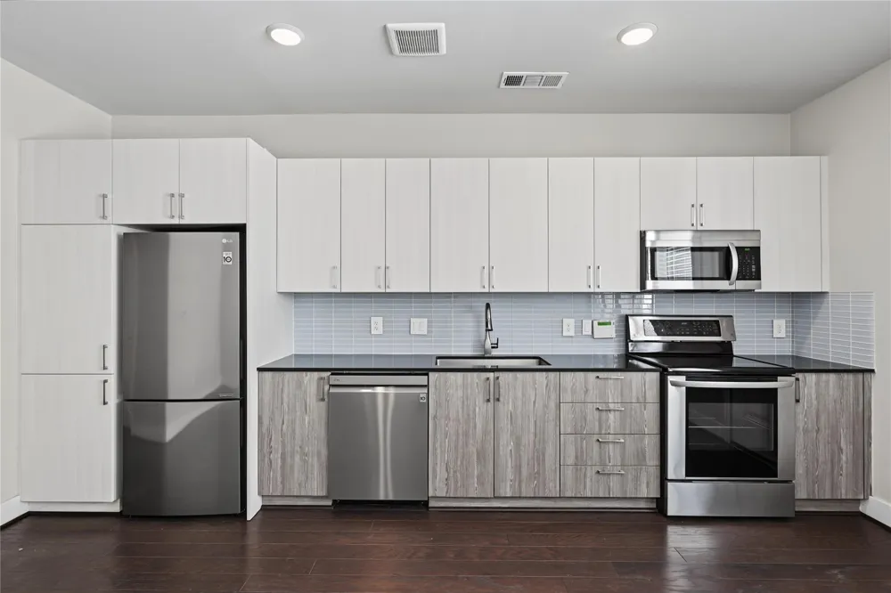 4819 Caroline Street #111 Houston, TX 77004