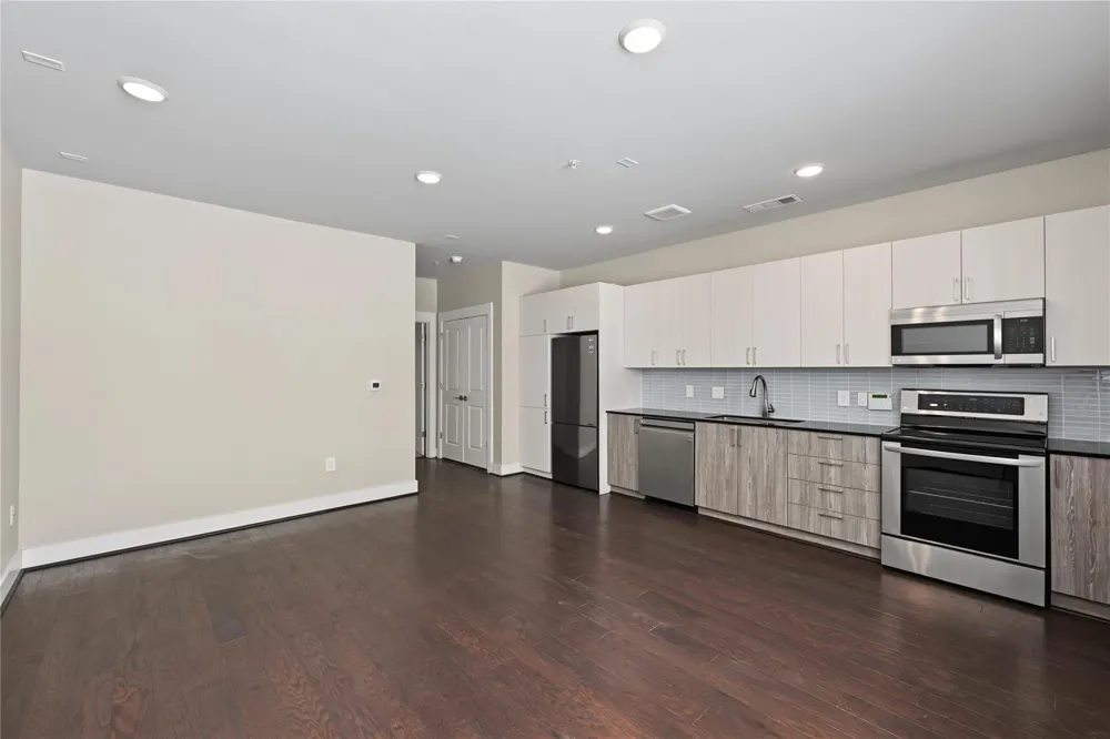 4819 Caroline Street #111 Houston, TX 77004