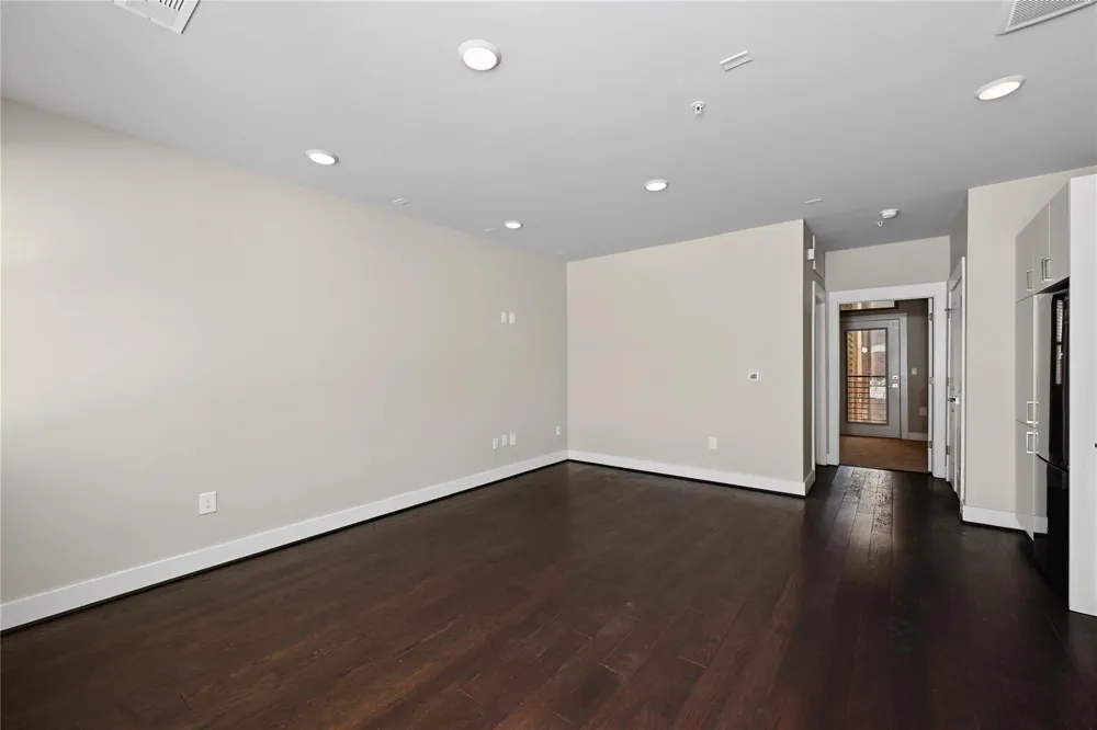 4819 Caroline Street #111 Houston, TX 77004
