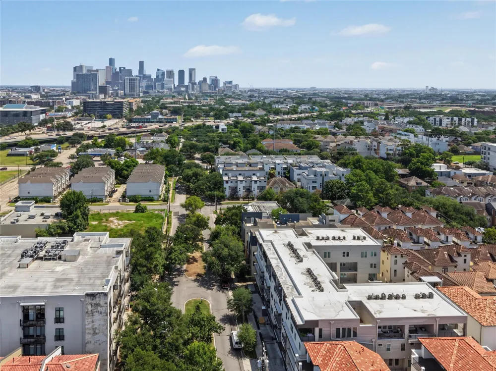 4819 Caroline Street #111 Houston, TX 77004